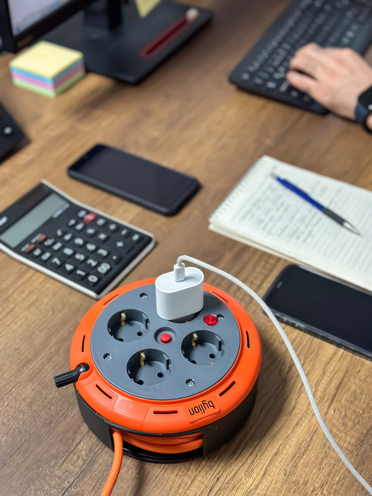 Compact extension cord, with 4 sockets IP20 +USB + thermal fuse + child lock, 5m cable 3x1mm2, French type (pin), PHE-05310-E-USB
